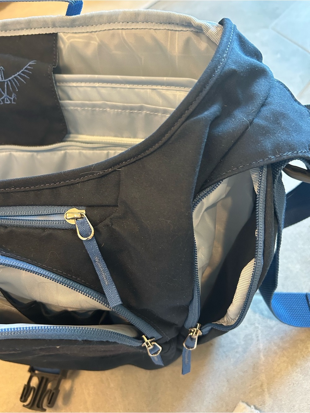 Osprey Flapjill Messenger Bag - Picture 7 of 9